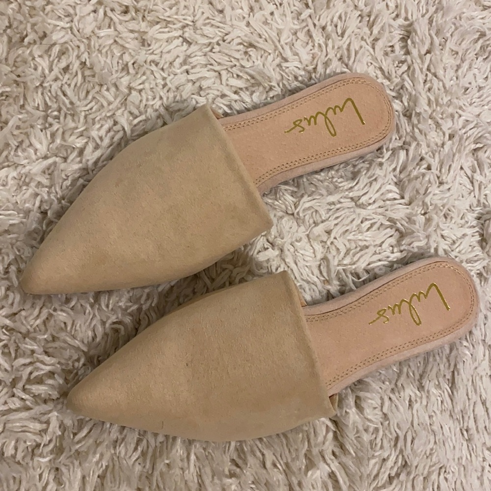 Lulus flat mules size 7.5